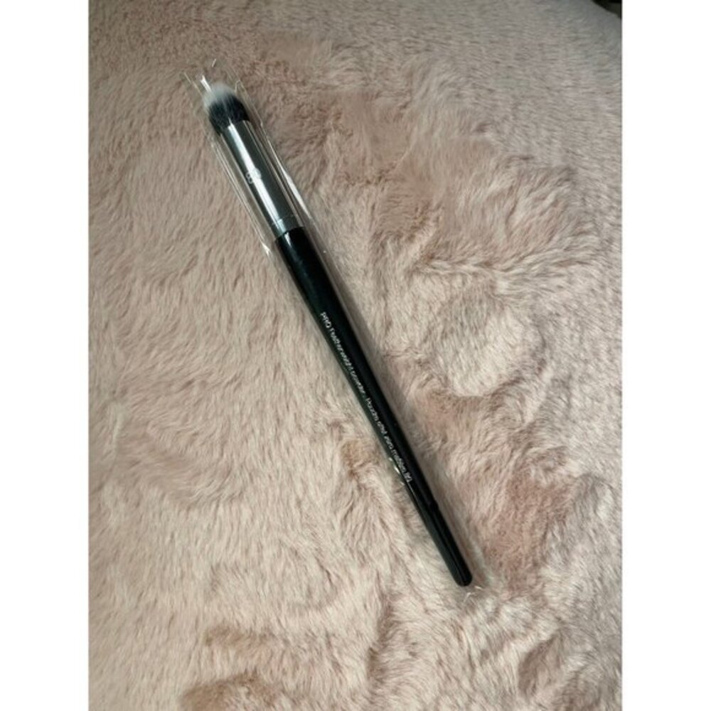 Sephora pro contour highlight 80 brush